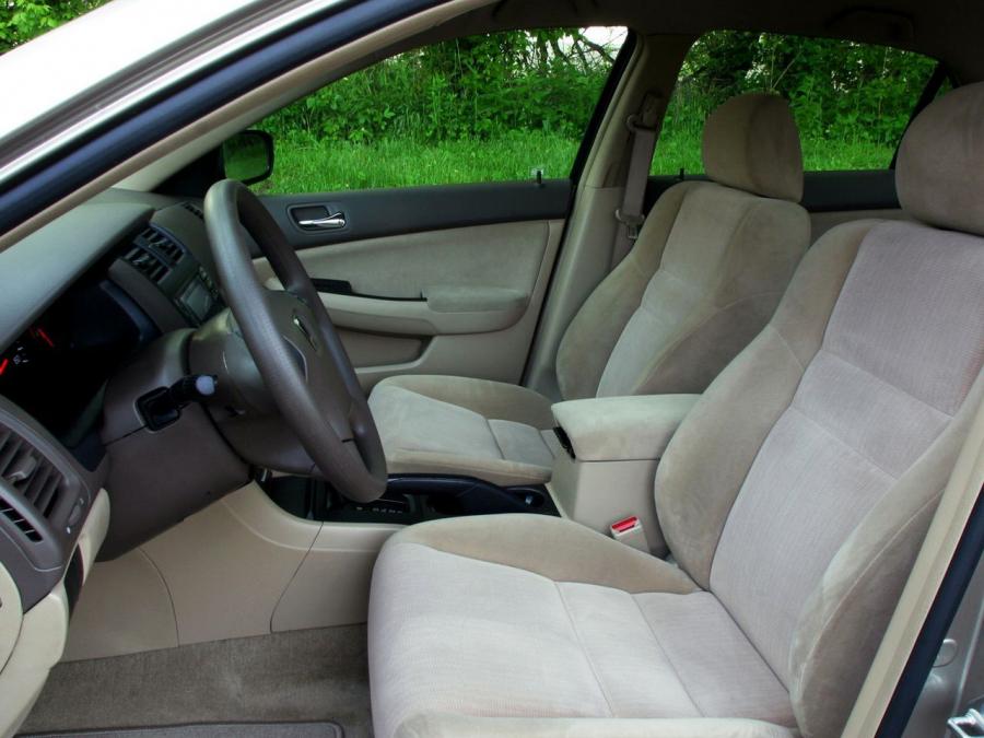  Honda Accord Sedan 2003 года  (US) (фото 3 из 19)